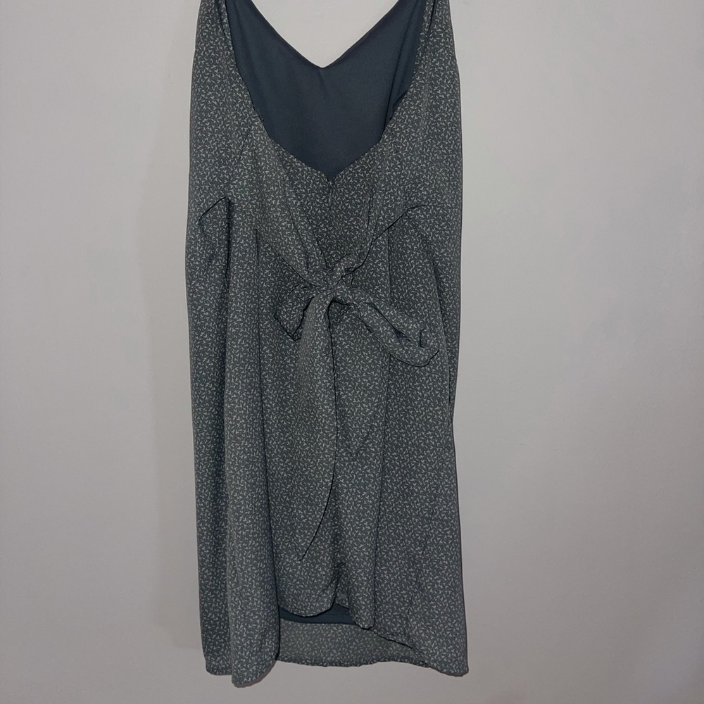 Women’s floral tie dress
